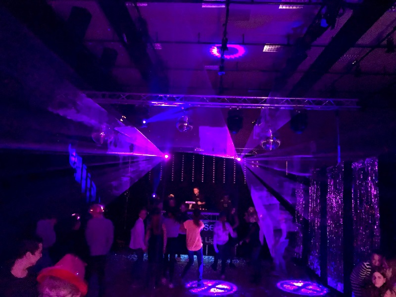 Feest met DJ Jip